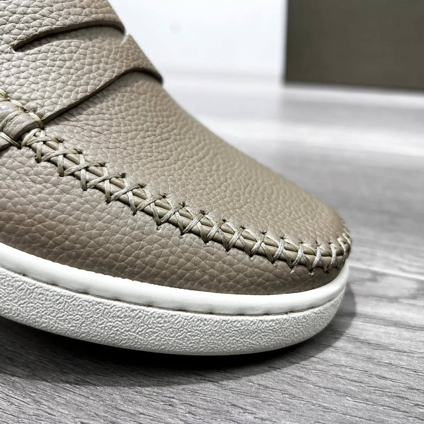 Ex-factory price 480 BV〰️Purely handmade classic men's beanie shoes👉👉driving shoes, slip-on shoes, made of Italian imported cowhide, 💕water-dyed cowhide lining, 🔊original outsole, waterproof platform design, comfortable for the feet. A good choice for traveling and driving, three colors available, code number: 38-44, (45 can be customized)